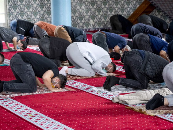 Moeten moskeeën elkaar onderling gaan beoordelen in de strijd tegen radicalisering?