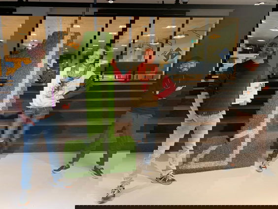 Dit is de Zondag door Hanno Janse met Bamber Delver, Karim Amghar en Anouk Kragtwijk