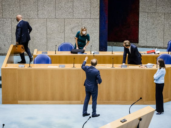 Van wie hebben politieke partijen giften gekregen?