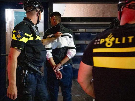 'Alle jongeren in Schilderswijk moet je preventief fouilleren'