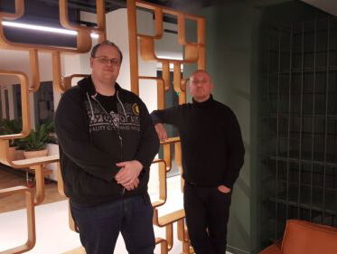 Riza praat met Jurry over anime. Wat maakt anime zo tof?