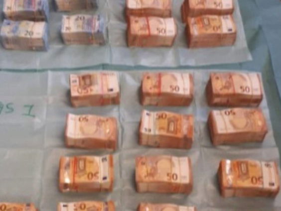 Waarom de politie steeds vaker grote hoeveelheden cashgeld vindt