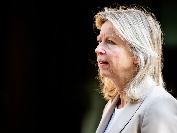 Minister Ollongren op ramkoers met de Eerste Kamer om huurstop