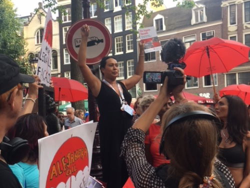 Pappen en nathouden: het prostitutiebeleid in Nederland