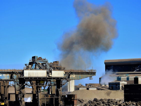 Leven onder de rook van Tata Steel: Bewoners bezorgd om gezondheid en eisen maatregelen