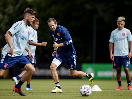 Er is weer live voetbal op tv