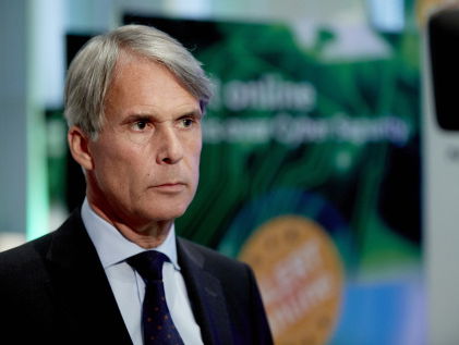 Sven Op 1 - Dick Berlijn: vanuit militair perspectief moeten we F16's sturen