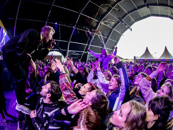 Hoe moet het verder met de podia die open gaan?