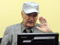 Hoe reageren Bosnische-Nederlanders op de dood van Mladic, de "slager van Bosnië"