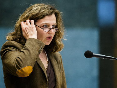 Voicemail Edith Schippers: Schaf de hondenbelasting af
