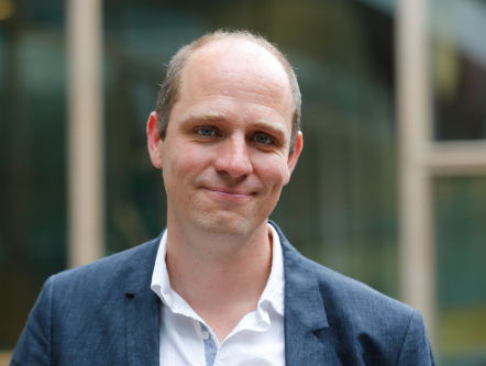 Ook Jelle Brandt Corstius seksueel misbruikt. 'Het draait om macht'