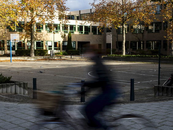 Spotprenten. 'Alles moet bespreekbaar zijn'