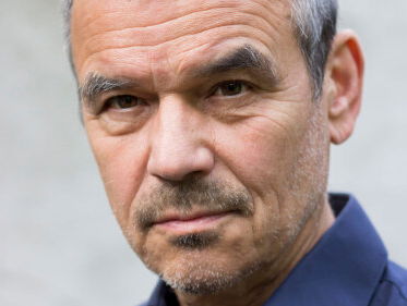 Ernst Jansz zingt en schrijft over liefde voor Neerkant