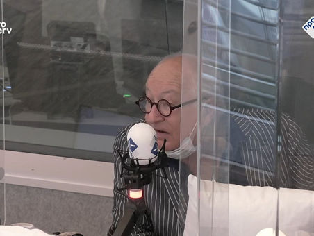 Als Youp van 't Hek God was