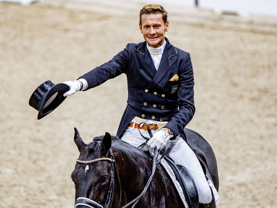 Dressuurruiters verlangen een half jaar voor de Spelen naar wedstrijden