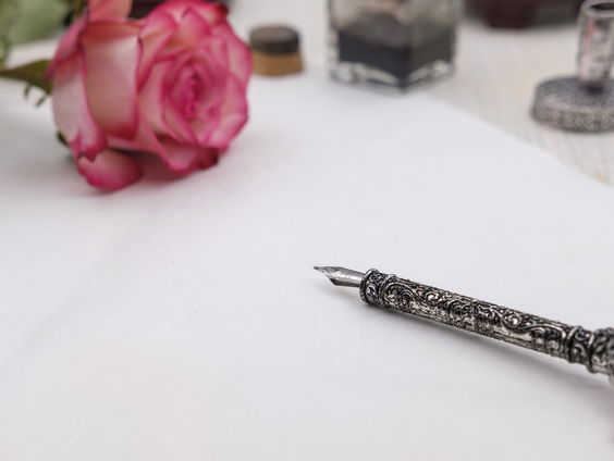 Schrijf een Valentijnsgedicht: zo maak je indruk op je geliefde