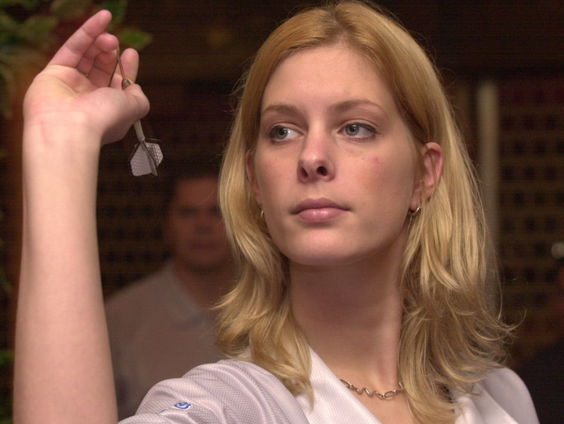 Op zoek naar Mieke 'Bambi' de Boer, de blonde dartster van weleer (deel 1)