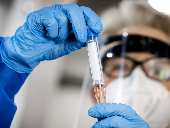 Afspraak maken voor coronatest is bijna niet meer mogelijk, Friesland geeft voorrang aan zorgpersoneel