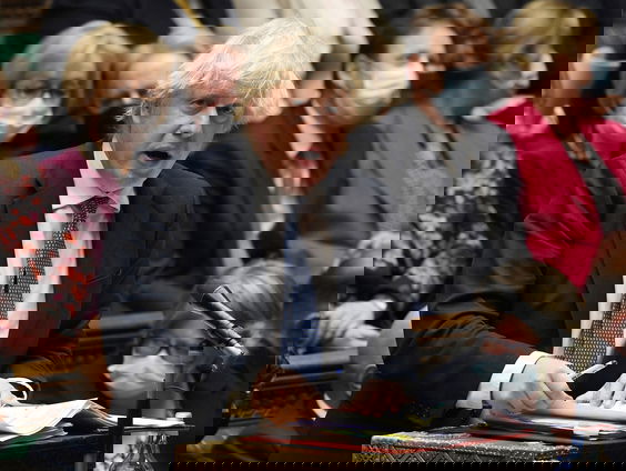 Britse premier onder vuur na deelname kerstquiz