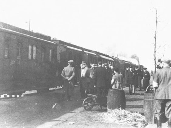 Laatste dag voor NS-tegemoetkoming Tweede Wereldoorlog