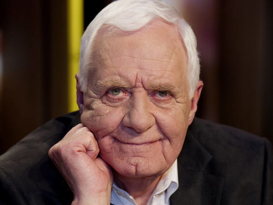 Aad van den Heuvel overleden