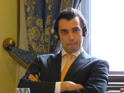 Darten met Thierry Baudet; de politieke kermis van Start