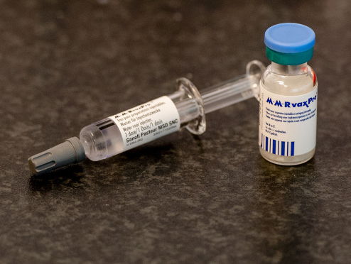 Brazilianen staan in de rij voor een vaccin tegen gele koorts