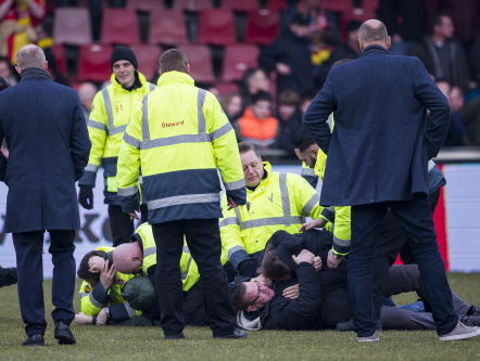 Go Ahead Eagles pakt relschoppers keihard aan