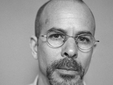 Marco Niemeijer portretteert alzheimer in zijn nieuwe documnetaire 'Garden of Life'