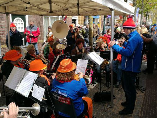 Verslaggever Reinout Meijer viert Koningsdag op Vlieland