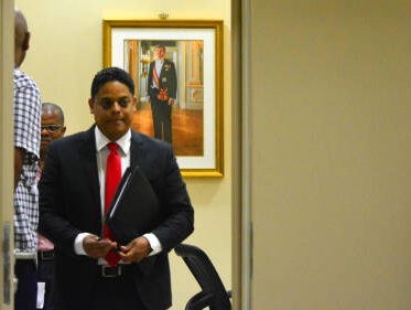 Politici Curaçao, Sint-Maarten en Aruba moeten inleveren voor coronasteun