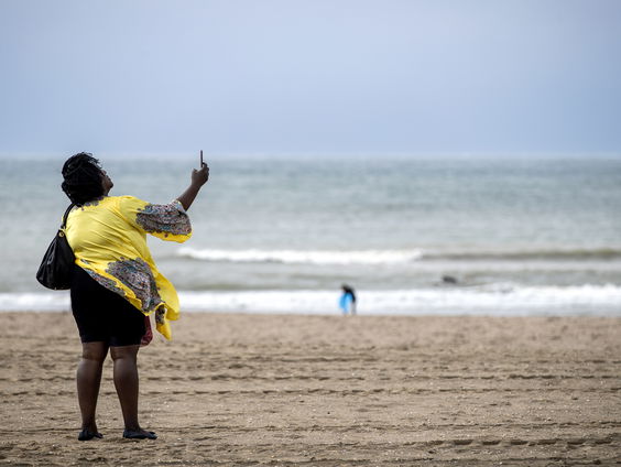 Zomerstorm richt her en der schade aan