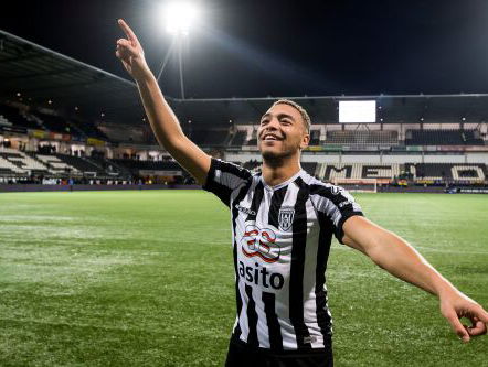 Voetbalforum: Is Cyriel Dessers nu topscorer geworden?