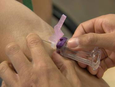 Niet een mens, maar een apparaat prikt je straks voor bloedafname