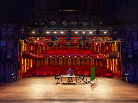 Paul de Munnik, Kees Prins en JP den Tex vertalen bekende nummers in het Nederlands