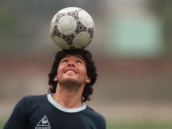 Stand.nl: Diego Maradona was de beste voetballer allertijden