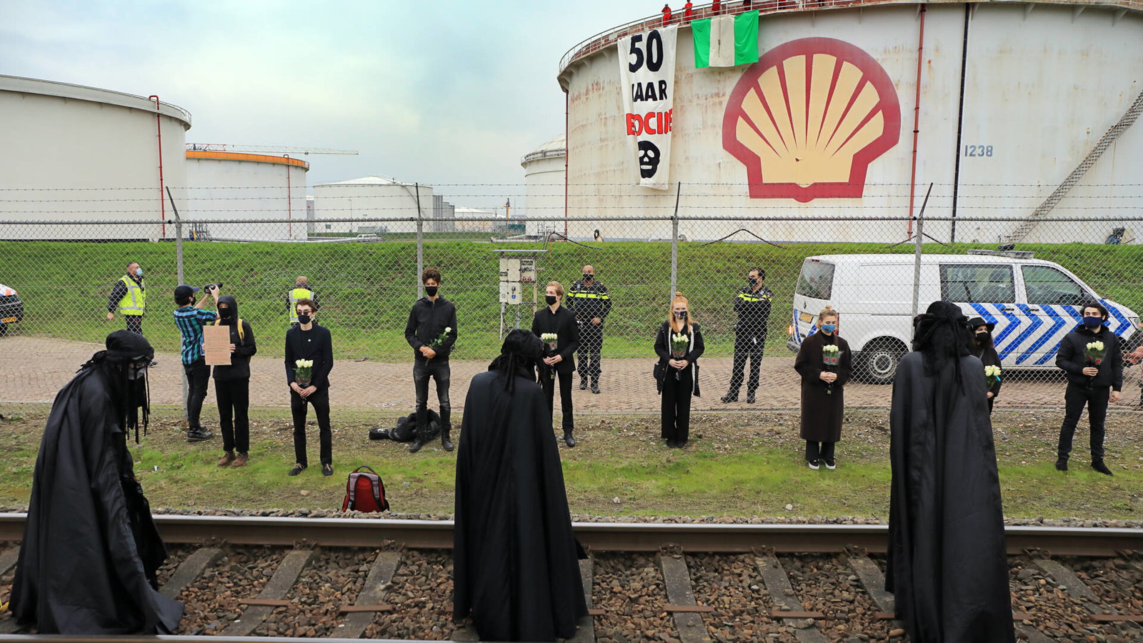 Shell Npo Maakt Milieudefensie een kans tegen Shell? | NPO Radio 1