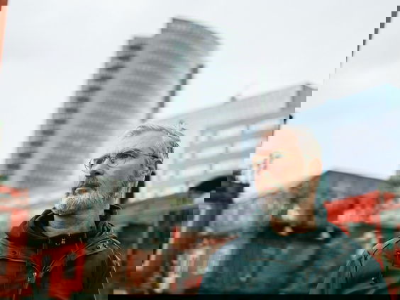 Eric Corton maakt voorstelling "VLUCHT"