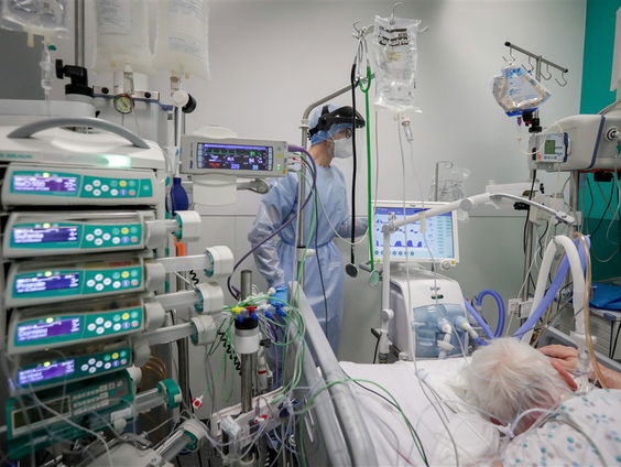 Stand.nl: In het uiterste geval moet leeftijd de doorslag geven voor opname op de IC