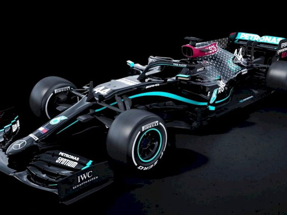 Zwarte bolide in Oostenrijk en een juichverbod in Nederland