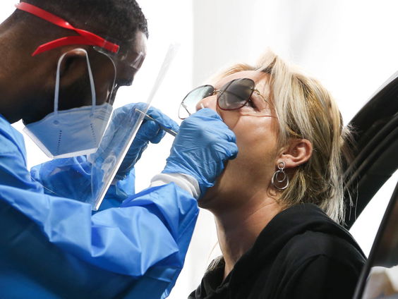 RIVM ziet dalende trend in coronacijfers