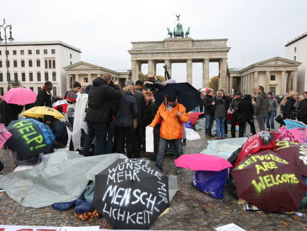 Geld verdienen aan vluchtelingen