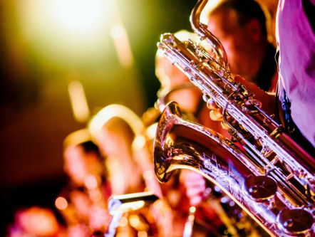 Welke artiest zou jij een steuntje in de rug willen geven en met welk nummer?(2/2)