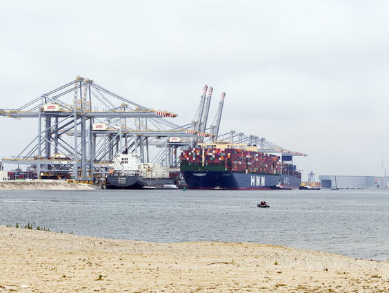 Rederij Maersk verkocht vijf containerschepen met Nederlandse vlag