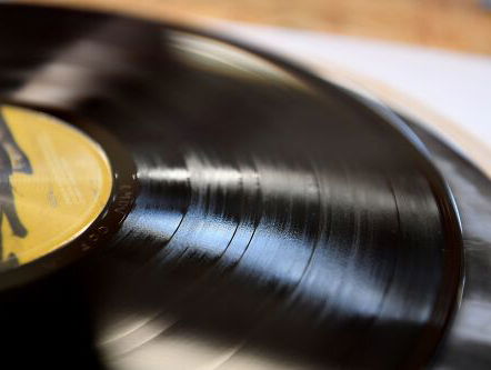 Ouderwets plaatjes draaien op Record Store Day