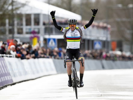 Annemiek van Vleuten: een wereldkampioene zonder wedstrijden