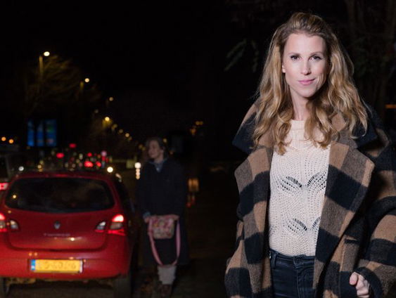 Waarom is het zo moeilijk om uit de prostitutie te stappen? Jojanneke van den Berge onderzoekt het