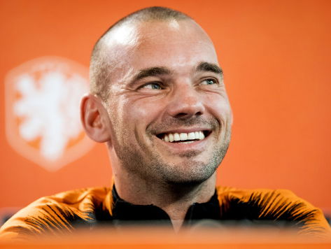 Utrechtse amateurclub dankzij Sneijder op trainingskamp in Qatar