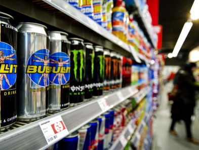 Aldi stopt verkoop energiedrankjes aan kinderen tot 14 jaar