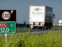 Stand.nl: Om de CO2-doelstellingen te halen moet de maximumsnelheid omlaag